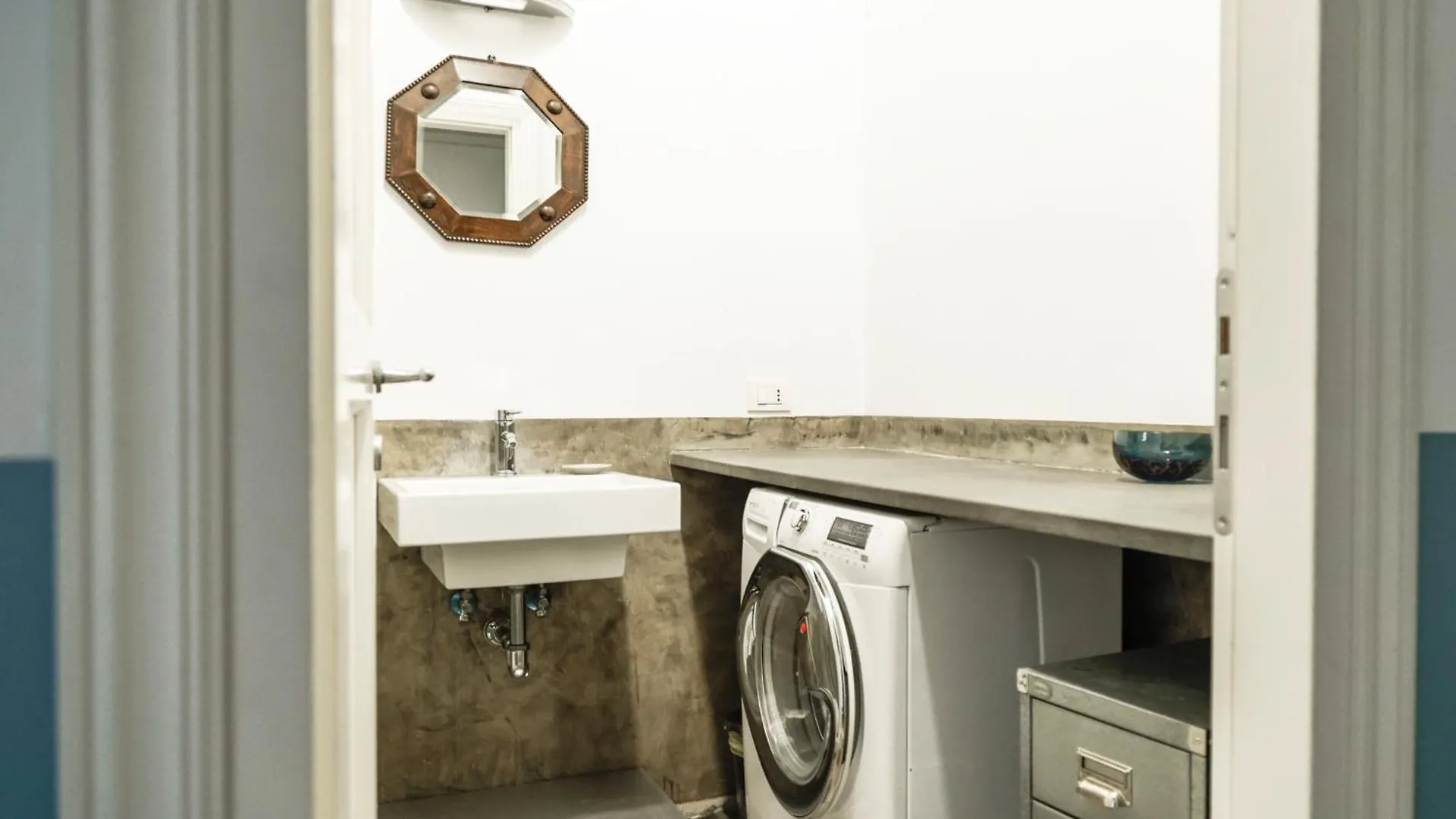 Charming Apartment In Monti, Steps To Colosseum Rome Italie