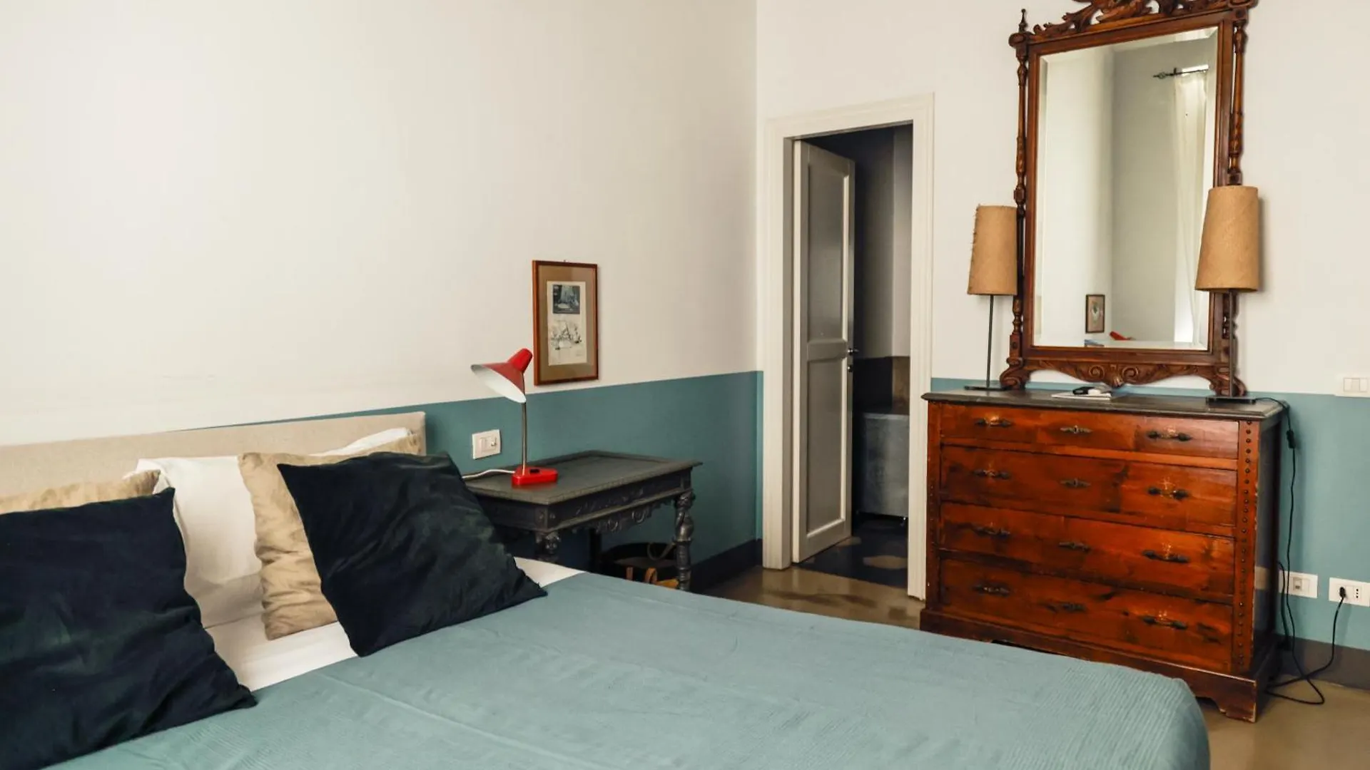 Charming Apartment In Monti, Steps To Colosseum Rome