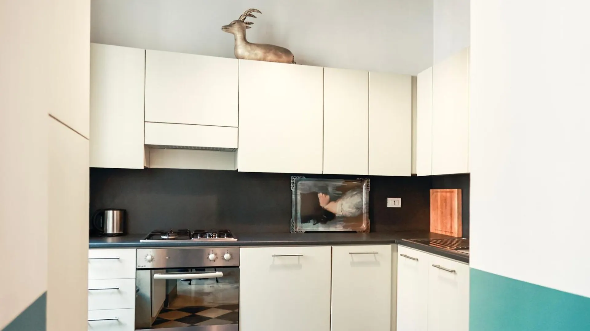 Charming Apartment In Monti, Steps To Colosseum Rome