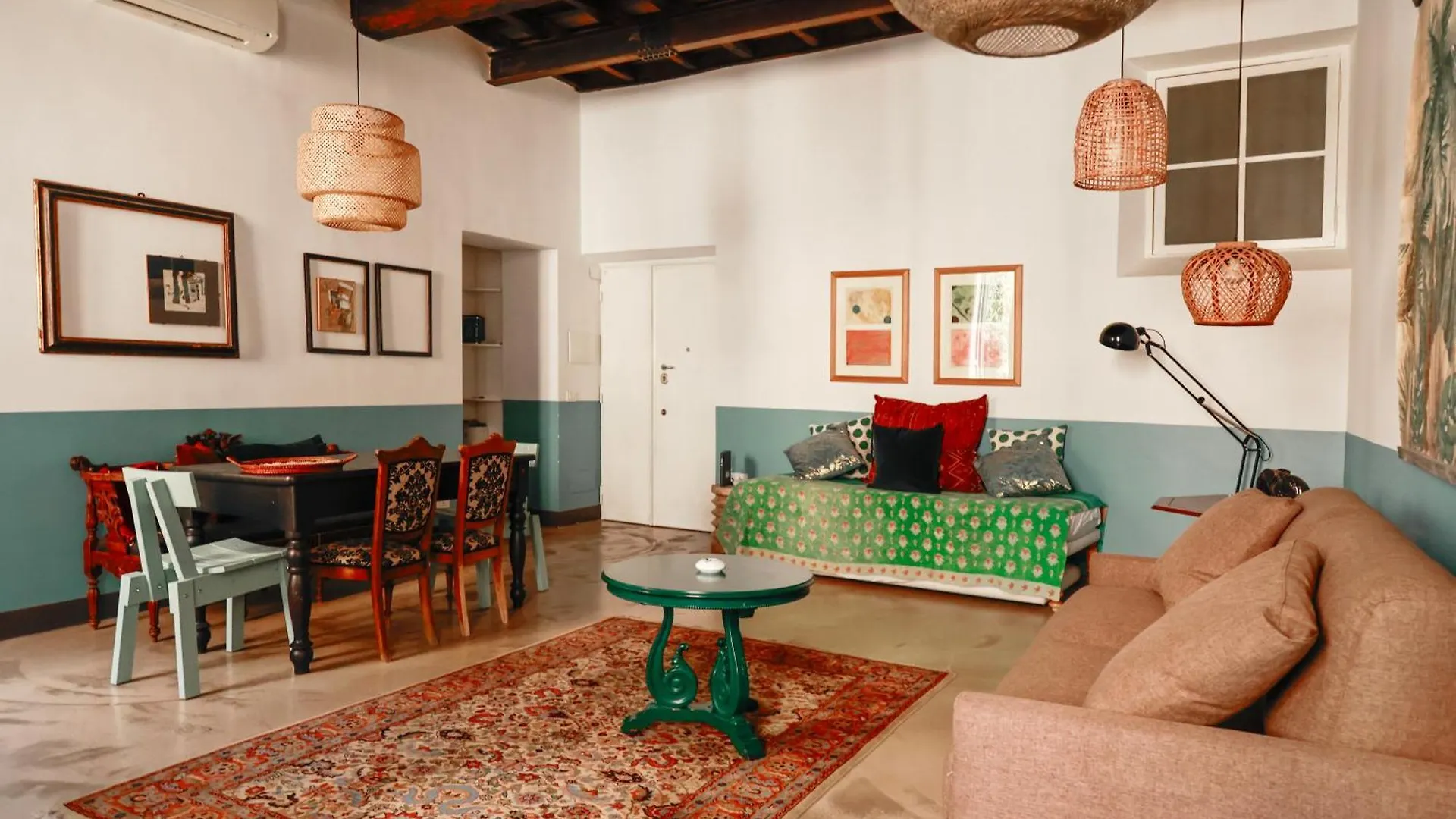 Charming Apartment In Monti, Steps To Colosseum Rzym Włochy